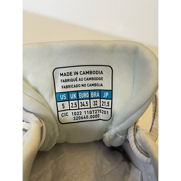 NIB Women’s Mizuno White Softball Size 5 - Picture 8 of 8